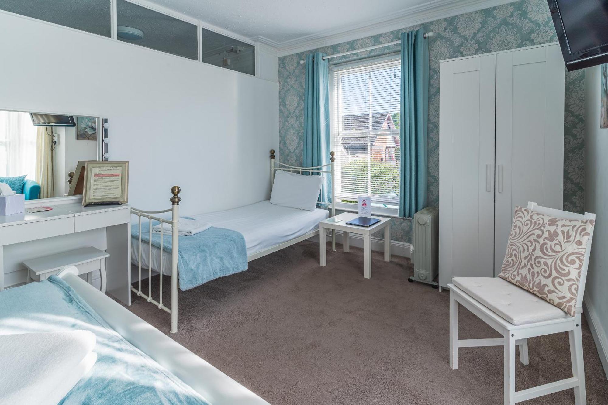 Rooms At The Highcliffe Aberporth Buitenkant foto
