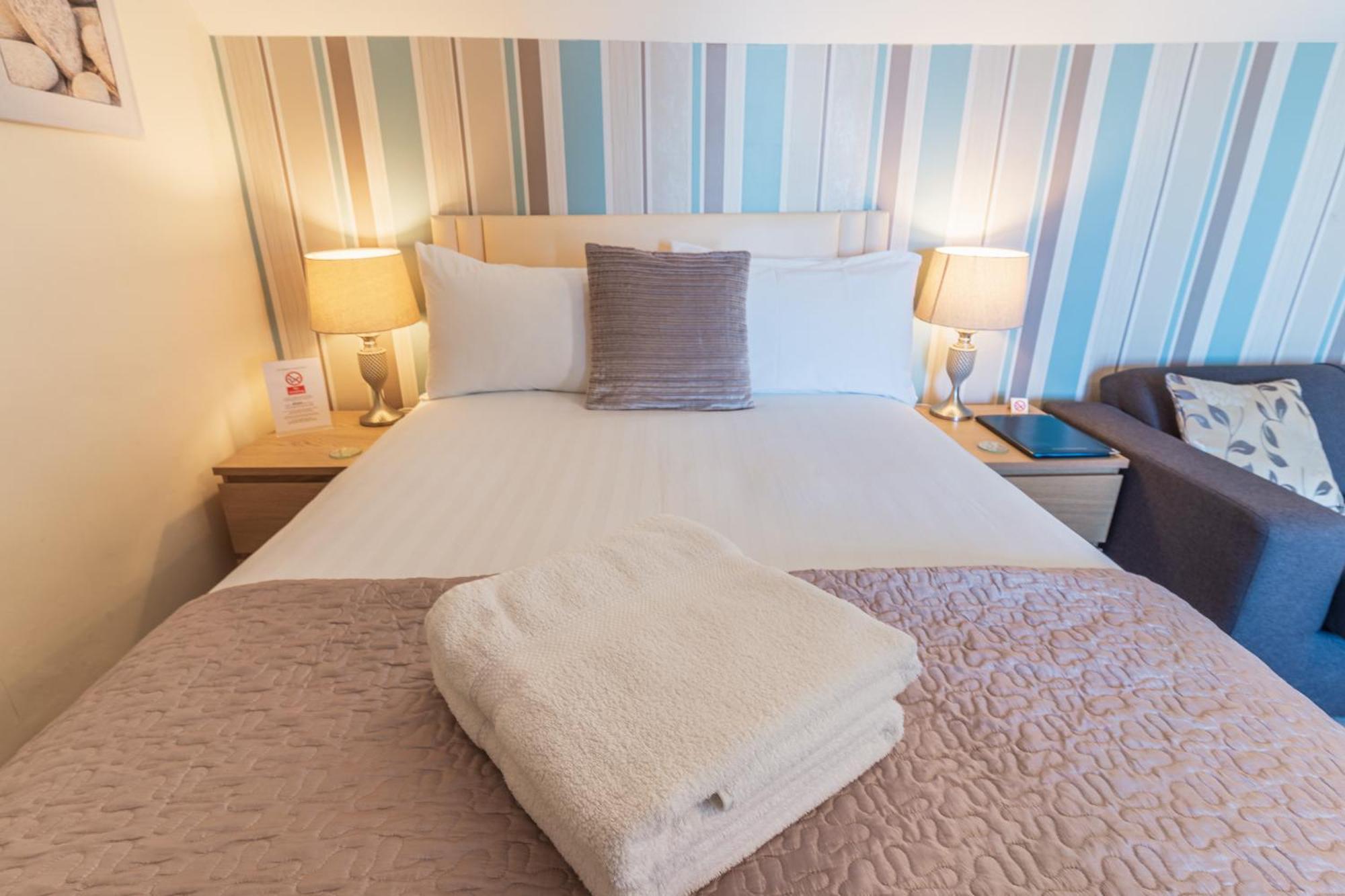 Rooms At The Highcliffe Aberporth Buitenkant foto